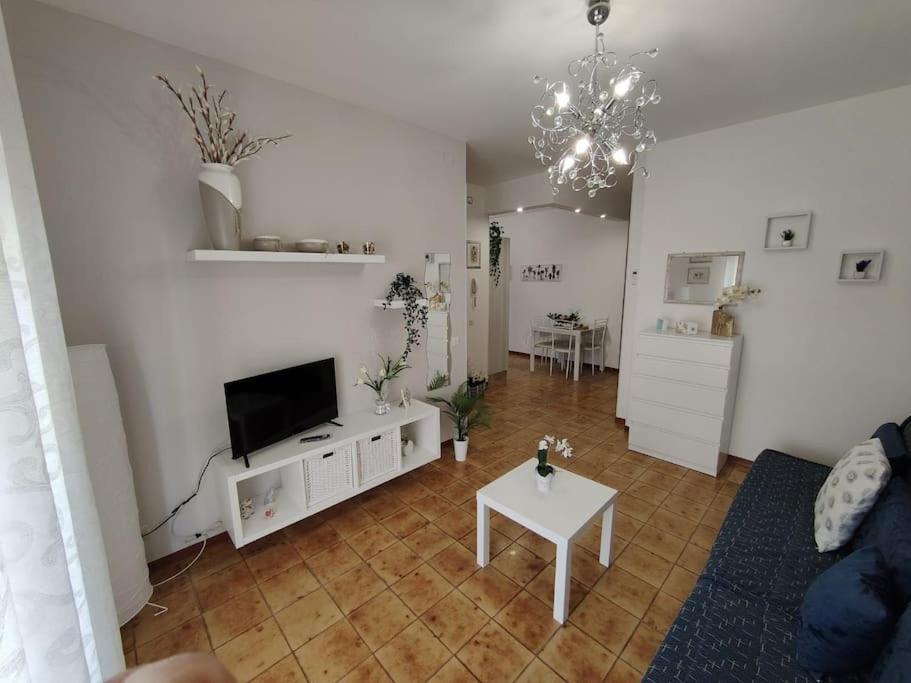 Appartamento Da Nella Giardini Naxos Exteriör bild