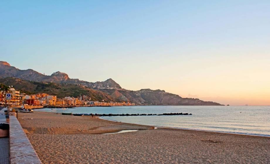 Appartamento Da Nella Giardini Naxos Exteriör bild